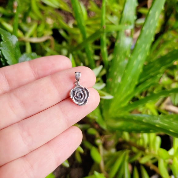 New Solid 925 Sterling Silver Rose Charm - Picture 3 of 5